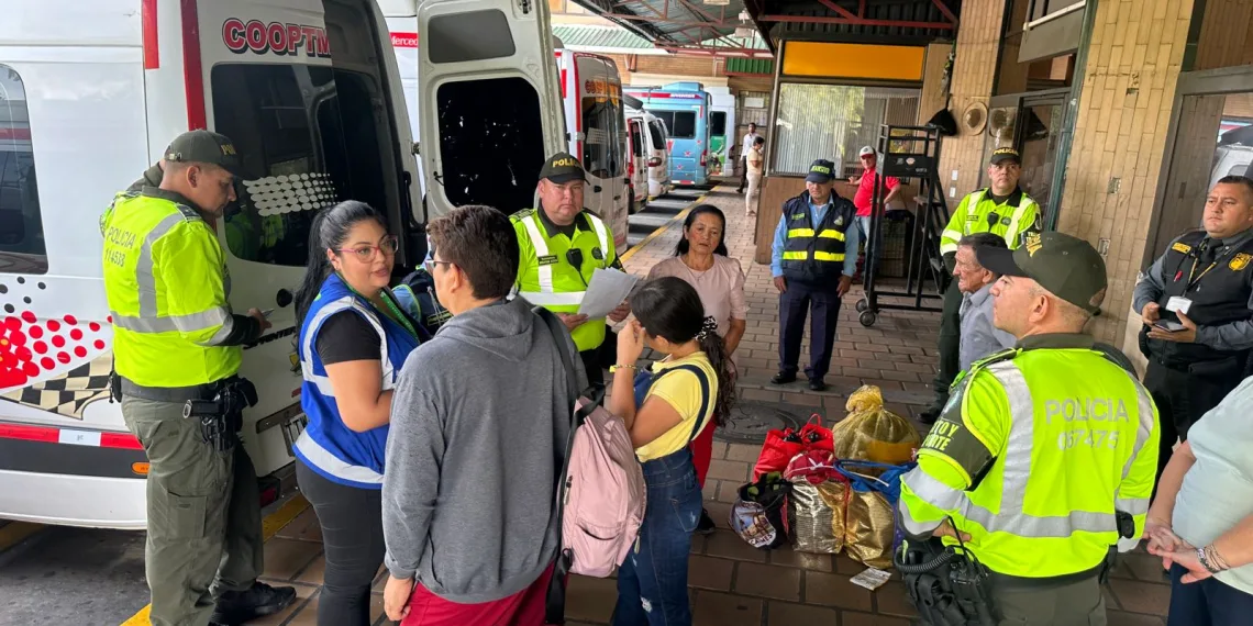Con tecnología, planes de prevención y 500 policías Bucaramanga garantiza la seguridad de los viajeros en el puente festivo de fin de año