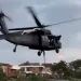 Con sistema Bambi Bucket, Fuerza Aeroespacial apoya labores de extinción de incendio forestal entre Floridablanca y Piedecuesta, Santander