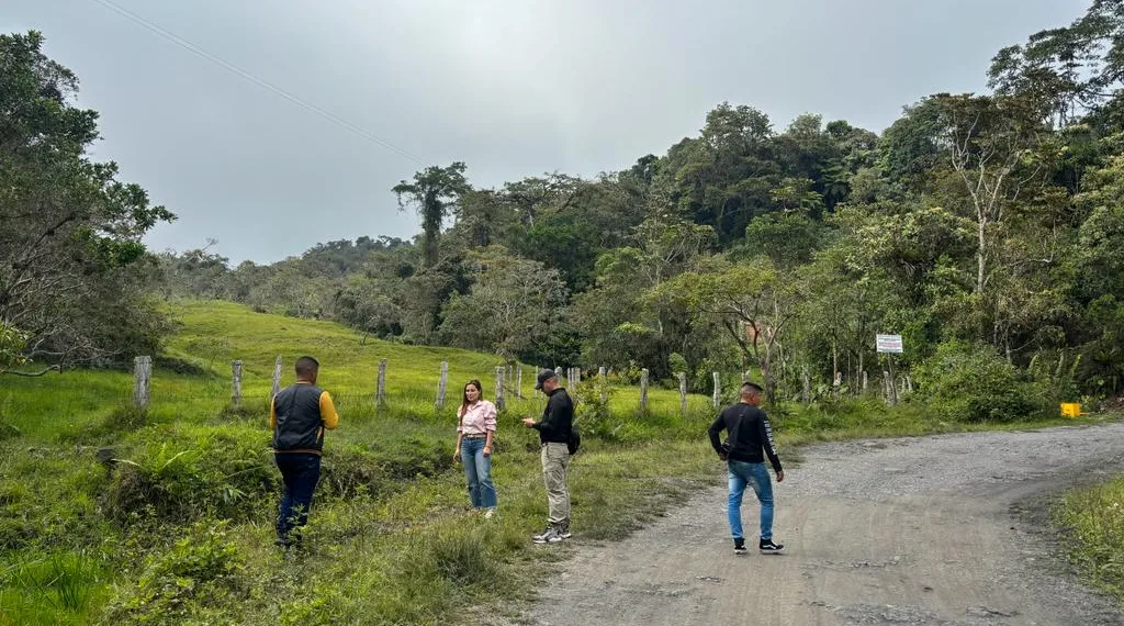Con Ingenieros militares gobierno de Santander inicia trabajos en arreglo y mantenimiento de la vía La Paz – Santa Helena del Opón