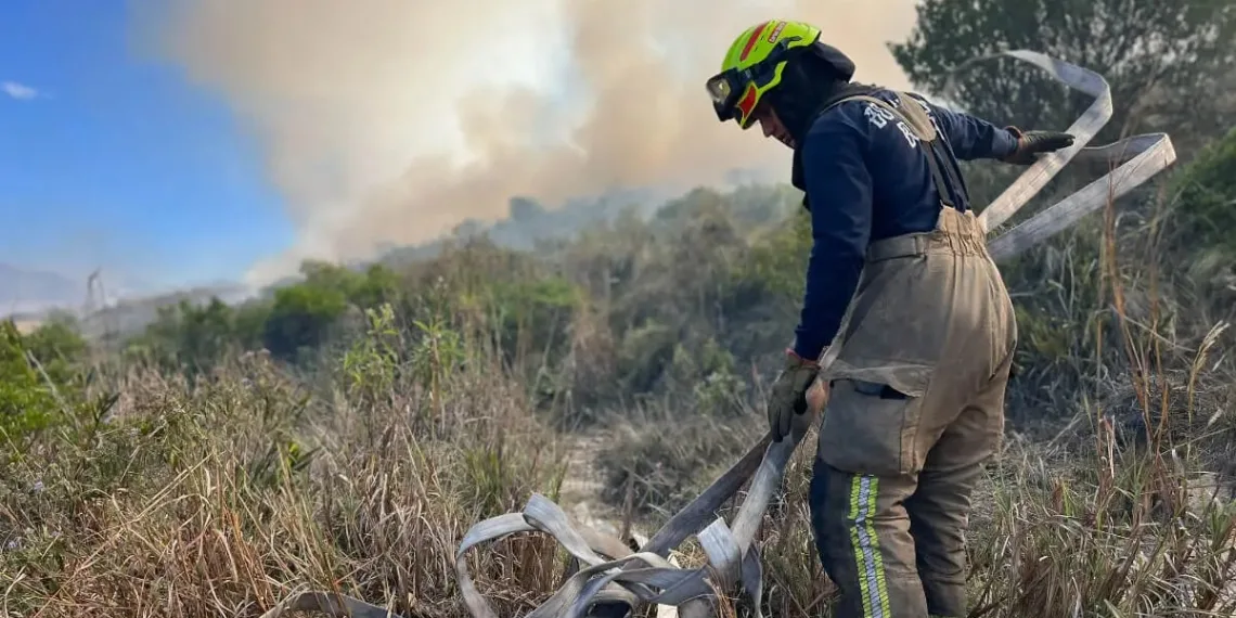 Bomberos de Lebrija hacen un llamado a campesinos para prevenir incendios forestales