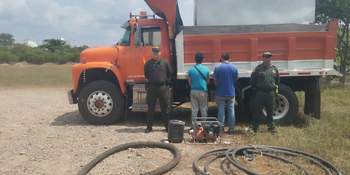 En Barrancabermeja capturan a dos hombres que sacaban agua de la ciénega San Silvestre