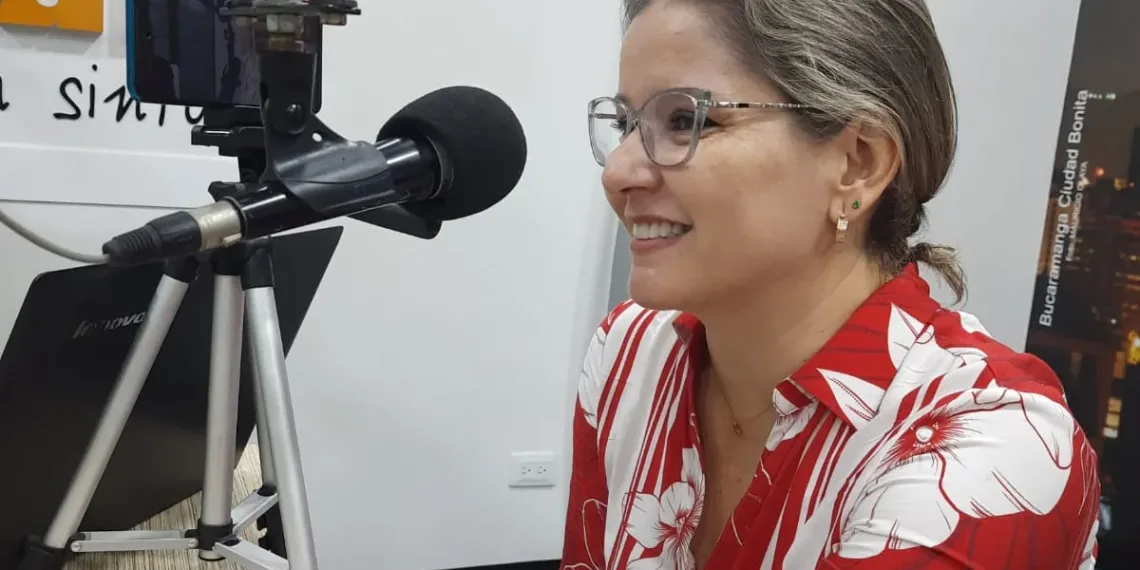 Directora de Planeación se refirió a la estación de gasolina que se construye junto a un colegio y a una clínica