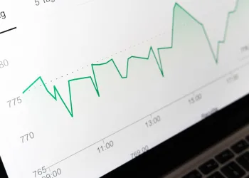 Tasas de interés bajaron 50 puntos básicos quedaron en 12,75%