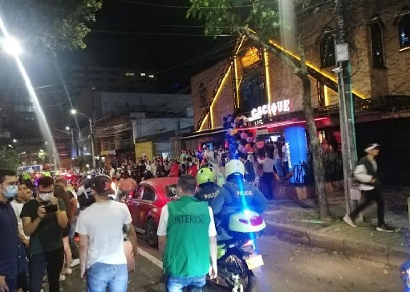 Discotecas y bares hasta las 2 de la madrugada en el área metropolitana