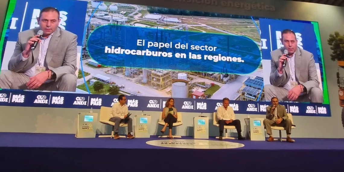 Industria de los hidrocarburos del país deben estar por encima de ideologías políticas: Gobernador de Santander 