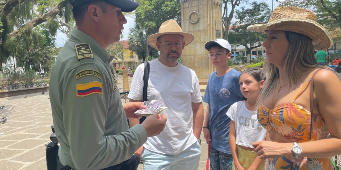 En Santander un centenar de policías protegen a las familias en Semana Santa  