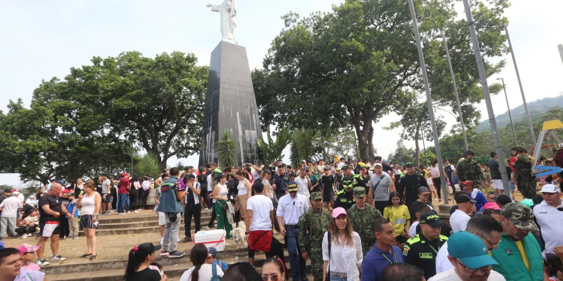 Cerro de Morrorrico se colmó de peregrinos y turistas este Viernes Santo, más de 30 mil personas participaron en el solemne viacrusis 