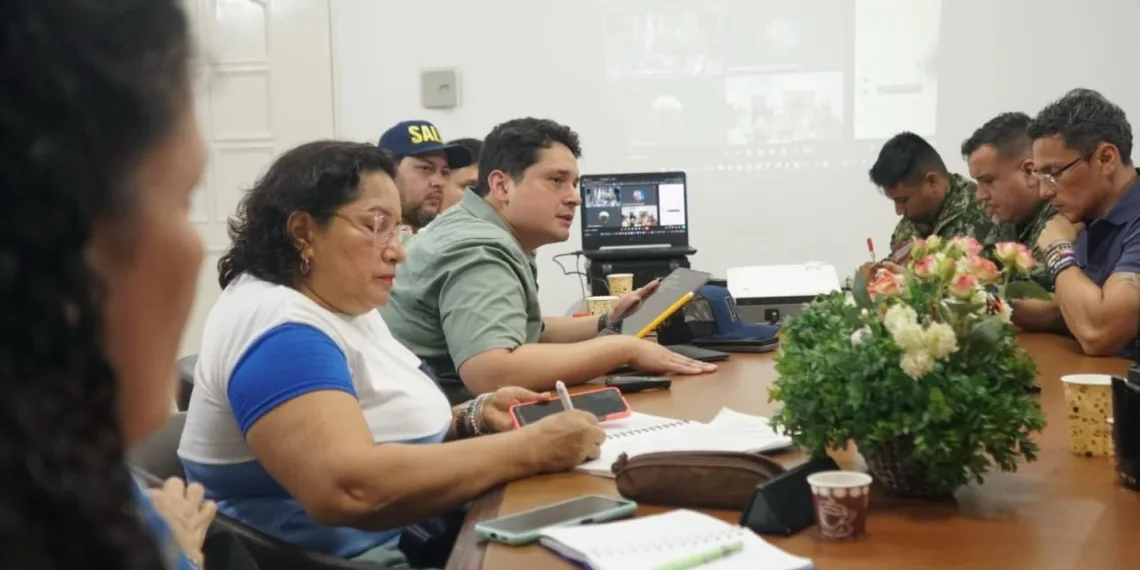 Alcalde de Barrancabermeja hace seguimiento al incendio forestal que desde hace 4 días se presenta en el corregimiento El Llanito