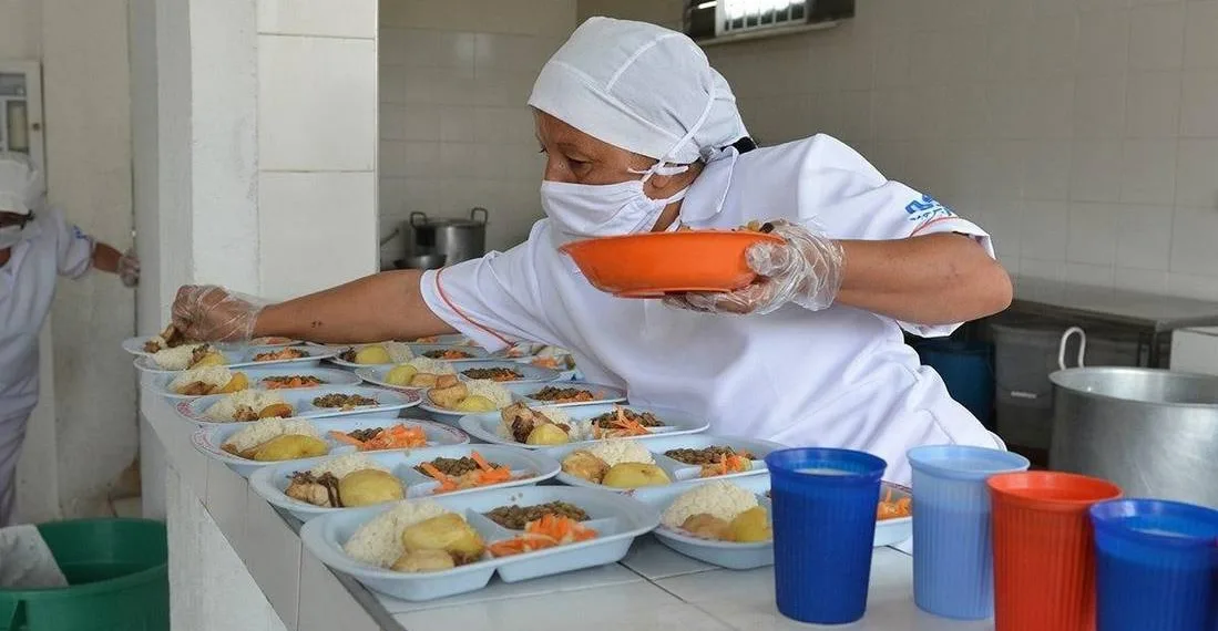 Gobernador de Santander reaccionó ‘airadamente’ en contra de una persona que asegura que la adjudicación del PAE, tiene intereses oscuros