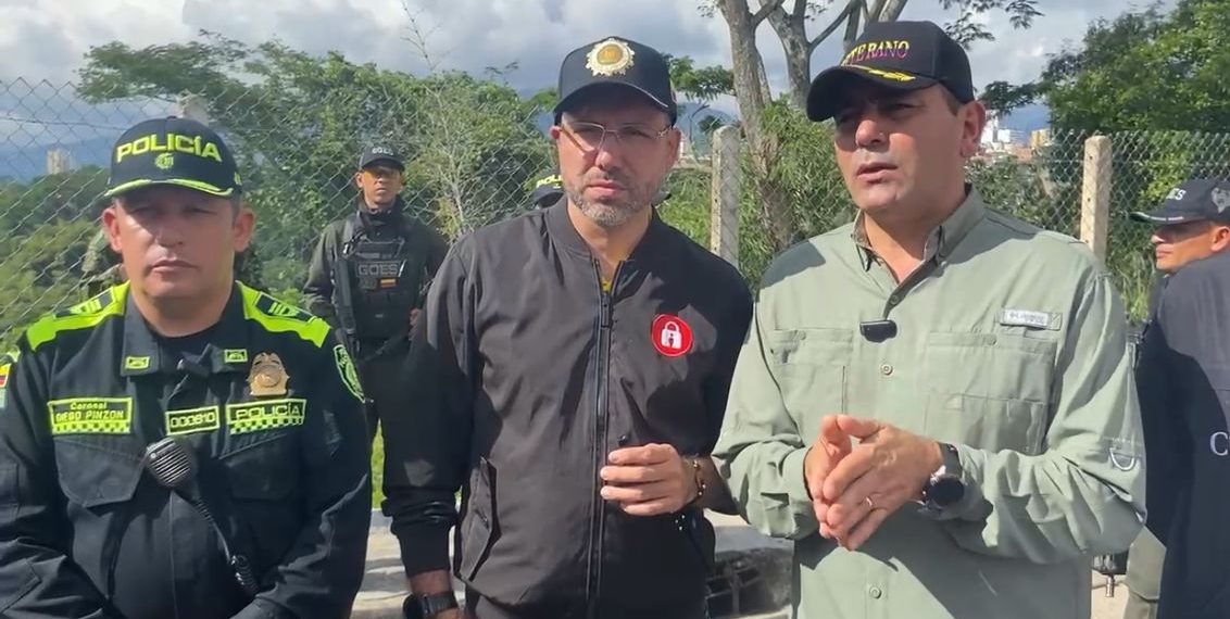 Mandatarios piden ayuda a comandante del Ejército para combatir minería ilegal en el Área Metropolitana de Bucaramanga 