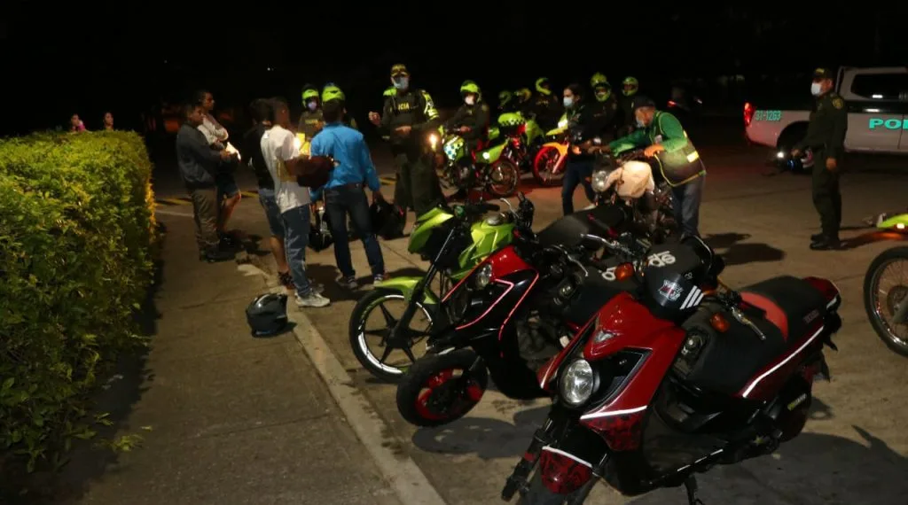 ‘Tatequieto’ a las caravanas nocturnas ilegales de motociclistas