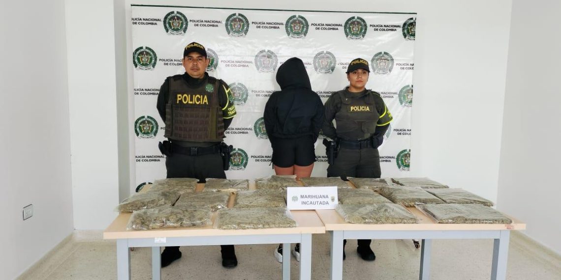 Con 8.000 dosis de marihuana Policía de Santander capturó a ciudadana extranjera