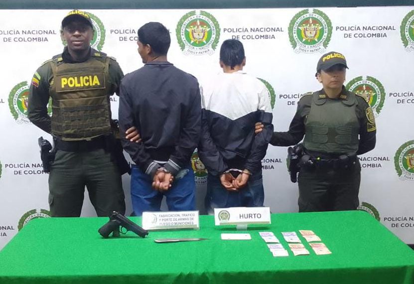 Dos motoladrones de nacionalidad venezolana, señalados de más de 30 robos fueron capturados por la policía de Girón