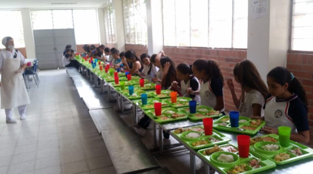 Unidad “Alimentos para Aprender” fortalece con cerca de 1.900 millones de pesos el PAE de Girón