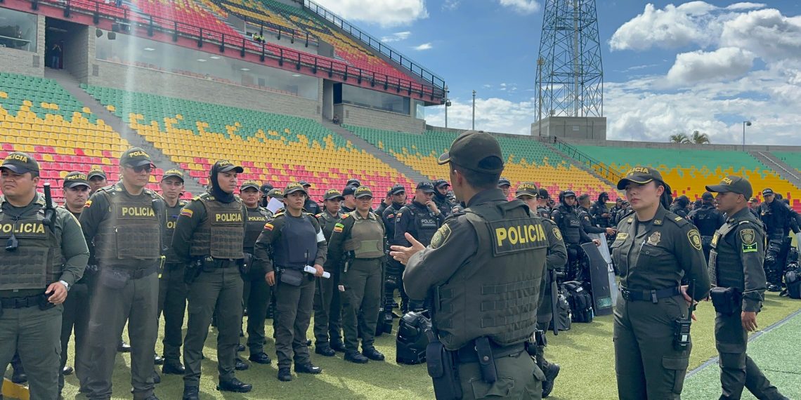 Más de 300 policías vigilan partido de fútbol entre el Bucaramanga y Millonarios