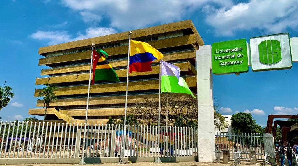 ¡Qué orgullo!, la UIS recibe acreditación de alta calidad al programa de Derecho