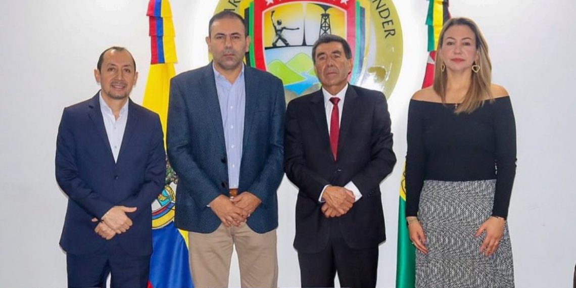 Ante el gobernador tomó posesión nuevo Magistrado del Distrito Judicial de Bucaramanga