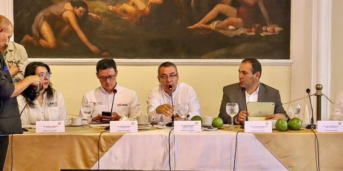 Mintransporte propone a mandatario de Santander, financiar proyectos viales con cobro de peajes y valorización