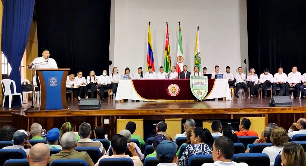 Alcalde de Piedecuesta lideró en su municipio primer Consejo Comunal