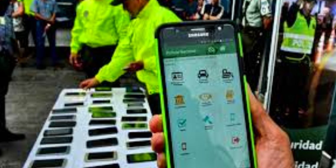 Fueron enviados a la cárcel tres, de la presunta banda de robo de celulares, capturada en el barrio Alarcón de Bucaramanga