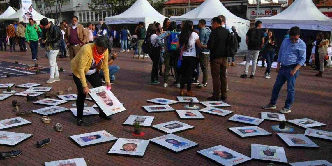 Con caravana por la memoria de los desaparecidos, se conmemora el Día Internacional de las Víctimas de Desaparición Forzada en Santander