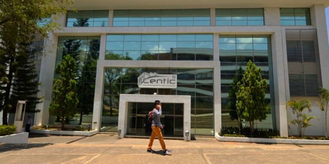 En subasta histórica para modernizar equipos tecnológicos para el Centic, la UIS logró un ahorro del 60%