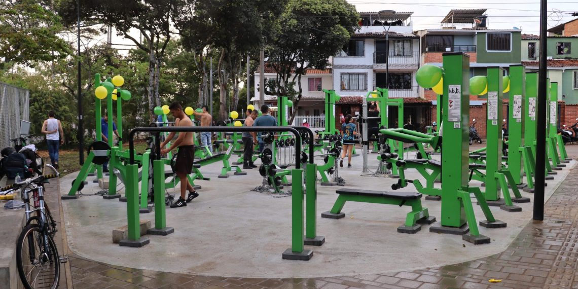 Alcalde entregó moderno gimnasio al aire libre en la comuna 7 de Bucaramanga