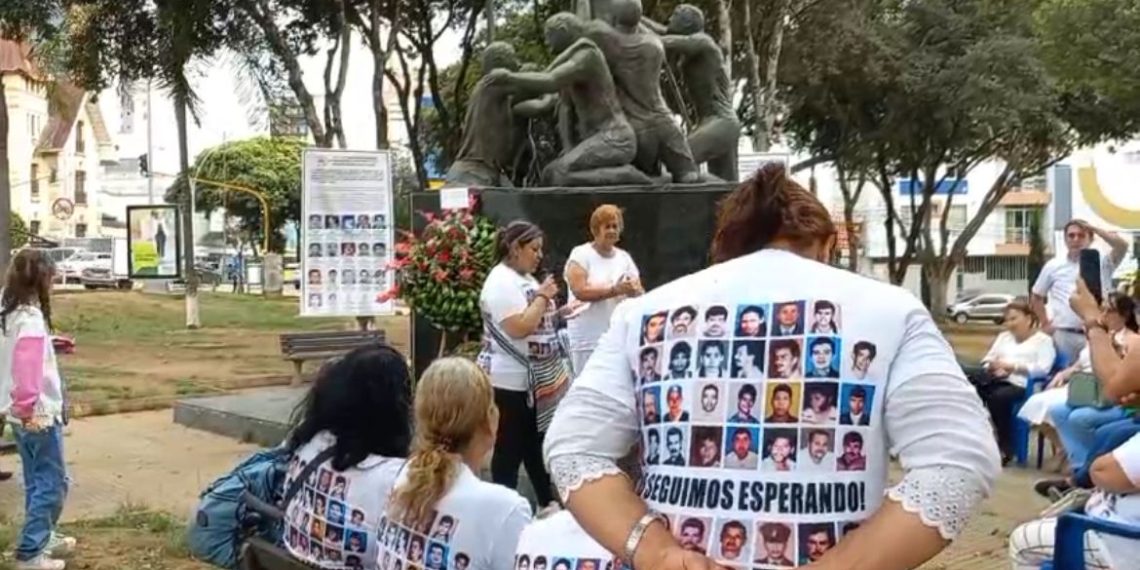 Organización Guardianes de la Memoria, acompañó a familiares de los 19 comerciantes desaparecidos el 7 de octubre de 1987 en Puerto Boyacá
