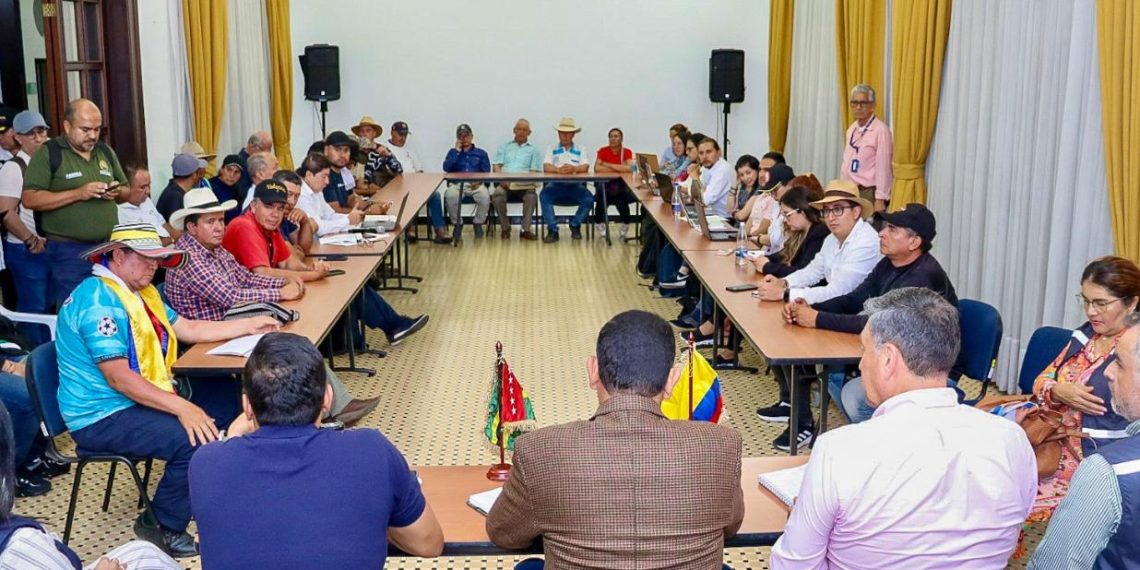 Paro de campesinos de los páramos continua, pese a encuentro del Gobernador con líderes de la protesta