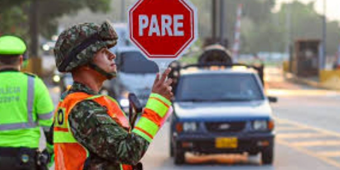 En Santander autoridades pusieron en marcha trabajos para atender el plan éxodo del puente festivo de la Raza, contarán con el apoyo de 400 policías