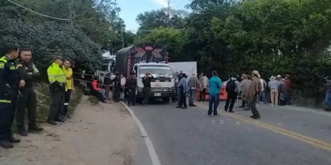 Por paro de campesinos de los páramos Santurbán y Almorzadero, Santander está totalmente bloqueado