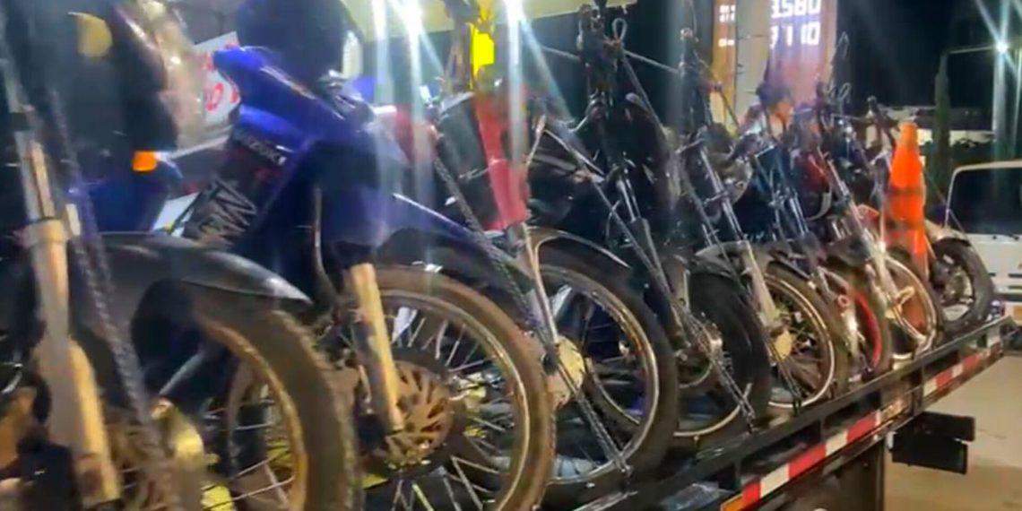 240 motocicletas y 7 vehículos inmovilizaron las autoridades en la noche de Halloween en Bucaramanga