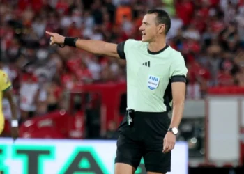 Atlético Bucaramanga: Wilmar Roldán, será el arbitro central del juego entre ‘Leopardos’ y Fortaleza en el Estadio Américo Montanini