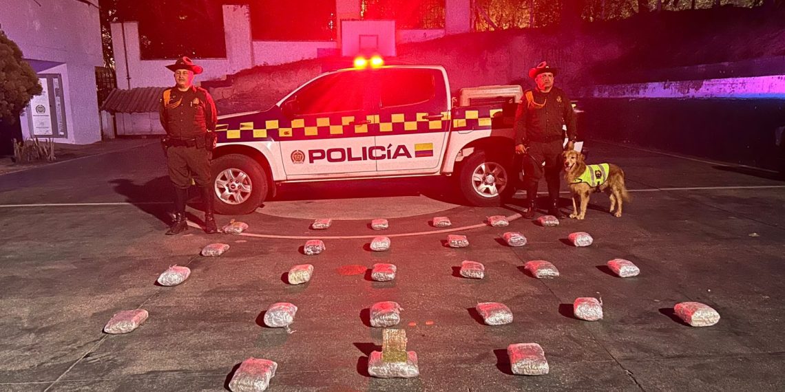 Policía Nacional incautó en Girón narco-encomienda con 20.000 dosis de estupefacientes