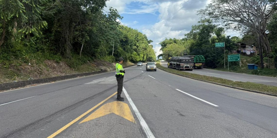 Choque entre tractocamión y motociclista deja una persona fallecida, en la vía la Lizama-Barrancabermeja
