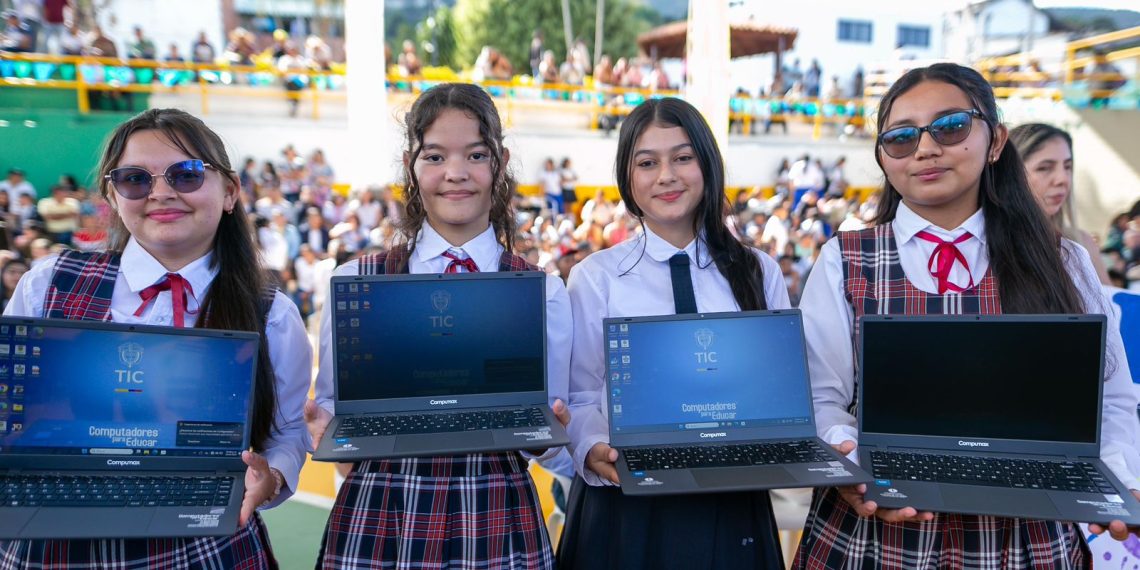 MinTic impulsa la conectividad y educación en Santander