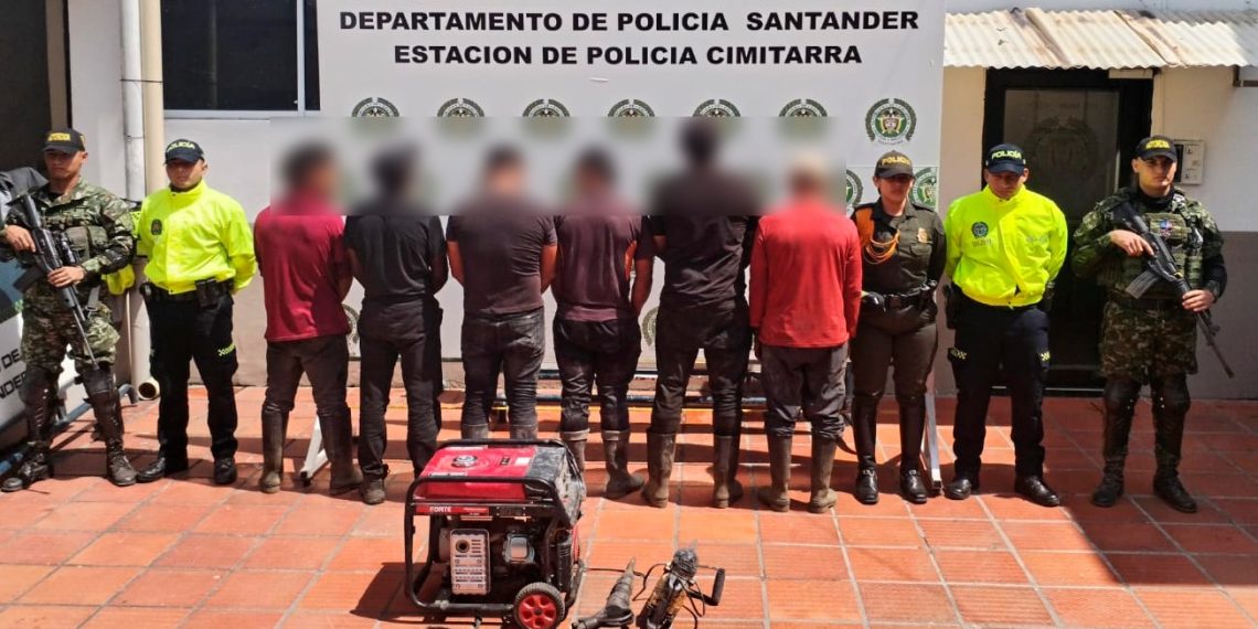 Seis personas capturadas en flagrancia en Landázuri, por explotación ilícita en yacimiento minero