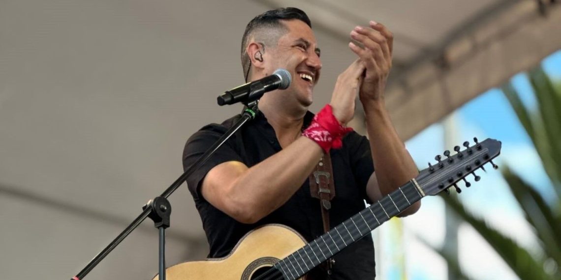 Compositor de ‘Coqueta’ no resistió tanto cariño que se enfermó de sus cuerdas vocales