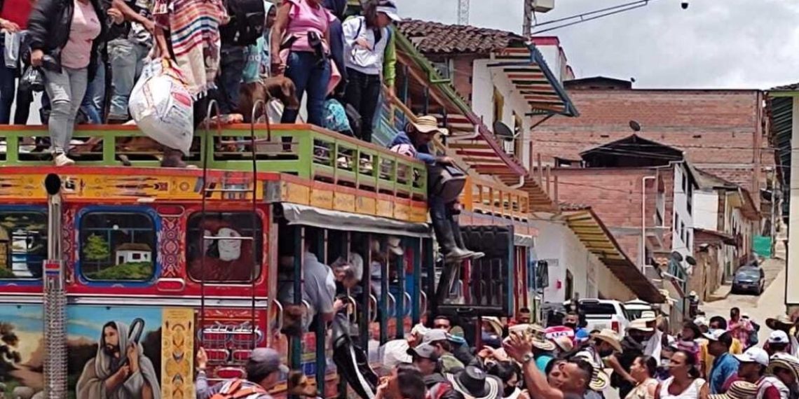 Más de 60 muertos y cerca de mil de mil personas desplazadas, en su mayoría campesinos que huyen a Tibú, Cúcuta y Ocaña
