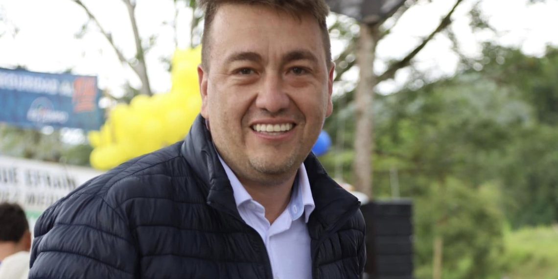 Alcalde de Confines, pierde su cargo por trasteo de votos