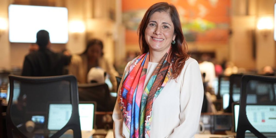 Iris Marín Ortíz, Defensora del Pueblo, pide al gobierno nacional soluciones urgentes para la crisis en la salud