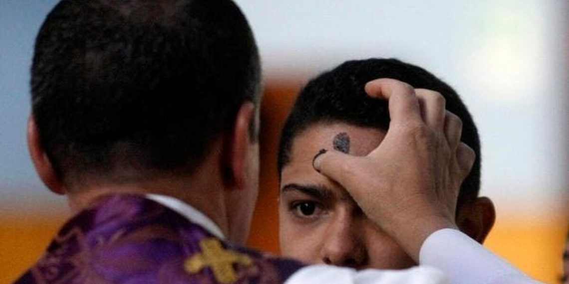 El mundo católico celebra el Miércoles de Ceniza: un llamado a la reflexión y la penitencia