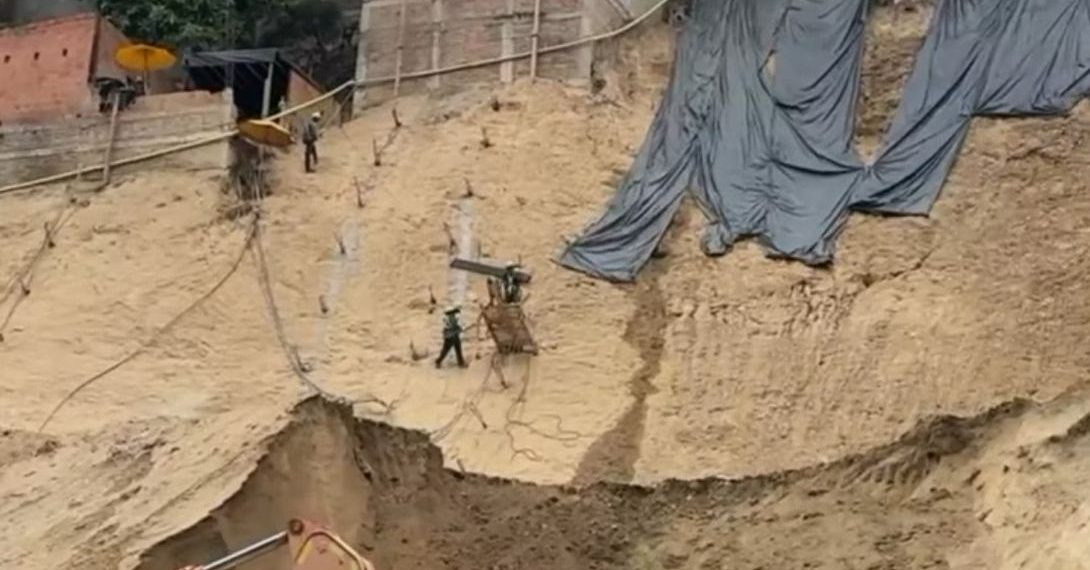 Alcalde de Floridablanca supervisa proyecto de estabilización en Asomiflor