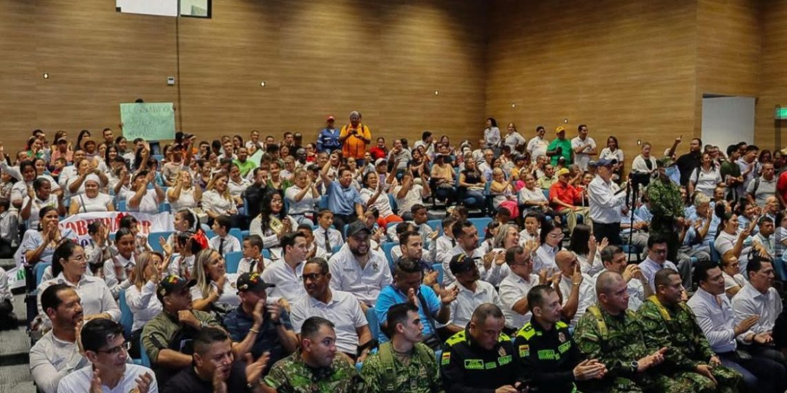 Gobernador de Santander hace entrega de la Megaludoteca a la comuna 5 de Barrancabermeja