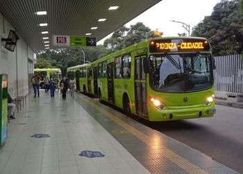 Metrolínea S.A. pide ayuda al gobierno nacional y a los alcaldes metropolitanos para garantizar estabilidad del SITM