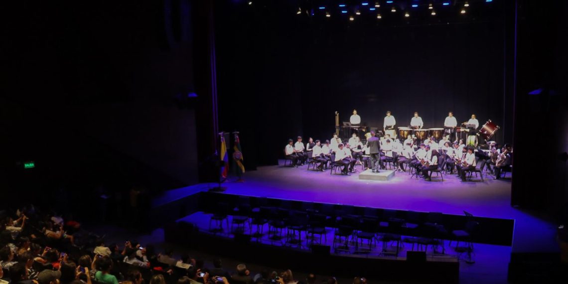 Ministerio de Cultura entregó instrumentos a la Sinfónica Departamental de 7 mil millones de pesos