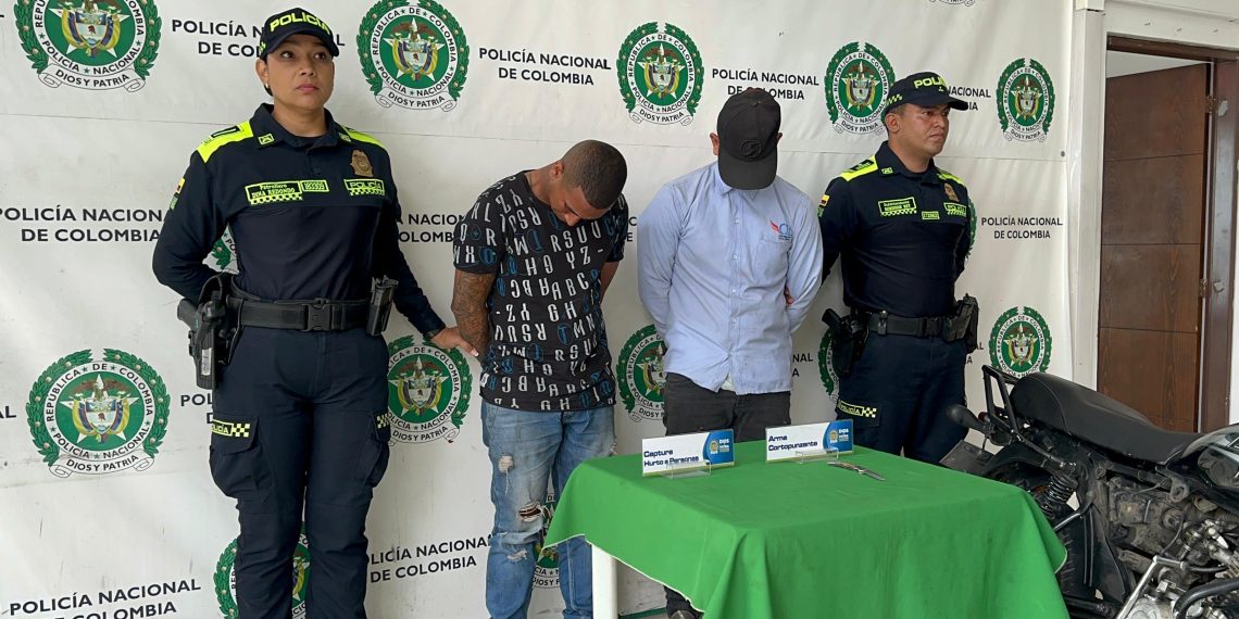 La Policía de Bucaramanga cierra el cerco a los motoladrones: dos capturados en pleno asalto