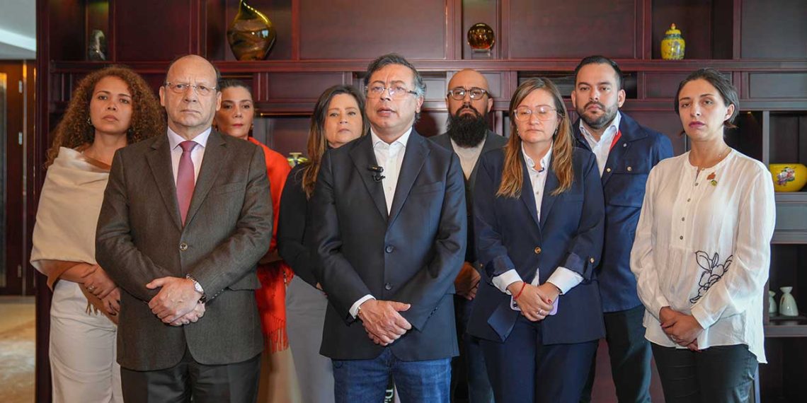 Petro convoca a la movilización ciudadana tras el hundimiento de la consulta popular