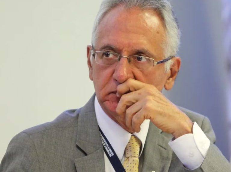 Ministro de Salud no descarta consulta popular para la reforma a la salud