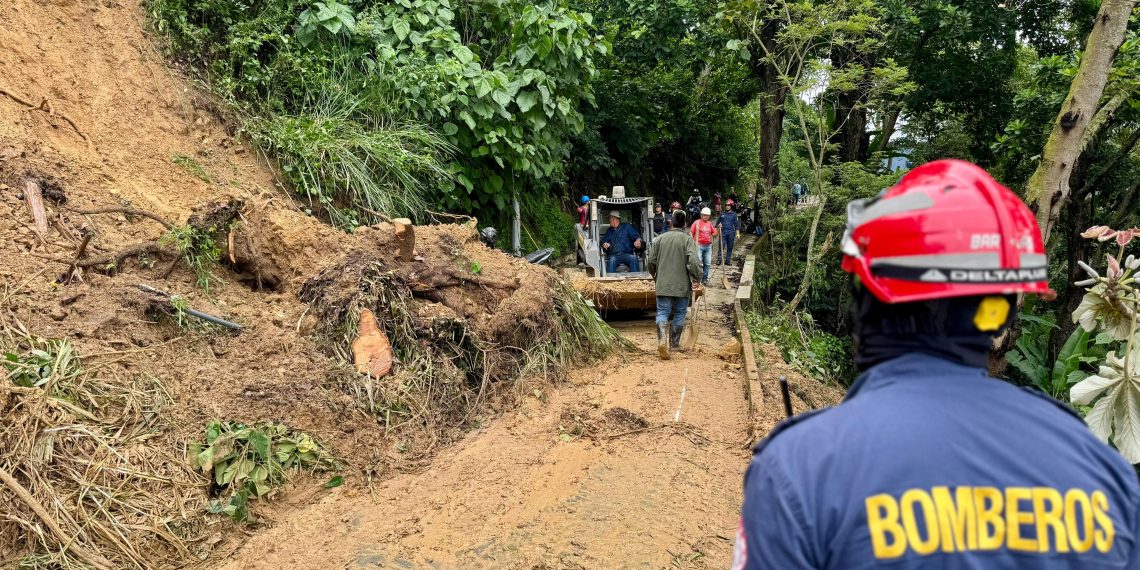 Floridablanca responde con celeridad a emergencias viales tras intensas lluvias